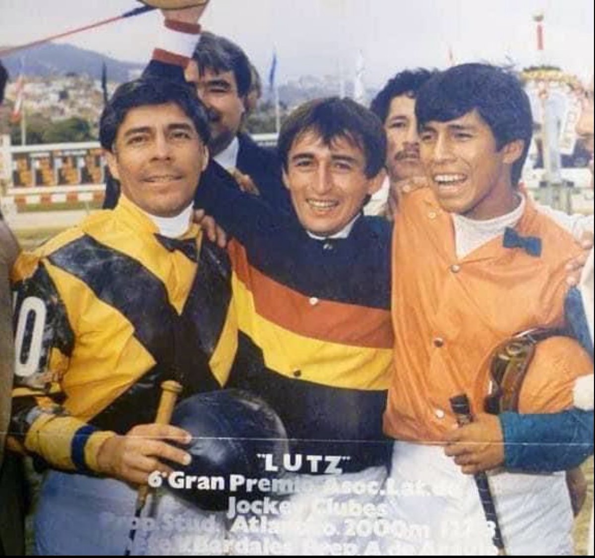 🇻🇪 Hoy se cumplen 40 años de la disputa del Gran Premio Latinoamericano de Jockey Clubes en La Rinconada, con el triunfo del peruano LUTZ. La chilena SECUENCIA escoltó al ganador por delante de los venezolanos THE HORSE y TIO CHEO. 
<a href="/osafweboficial/">OSAF</a> <a href="/OficialINH/">OFICIAL INH</a> <a href="/GlobalMediaTurf/">Global Media Turf</a>