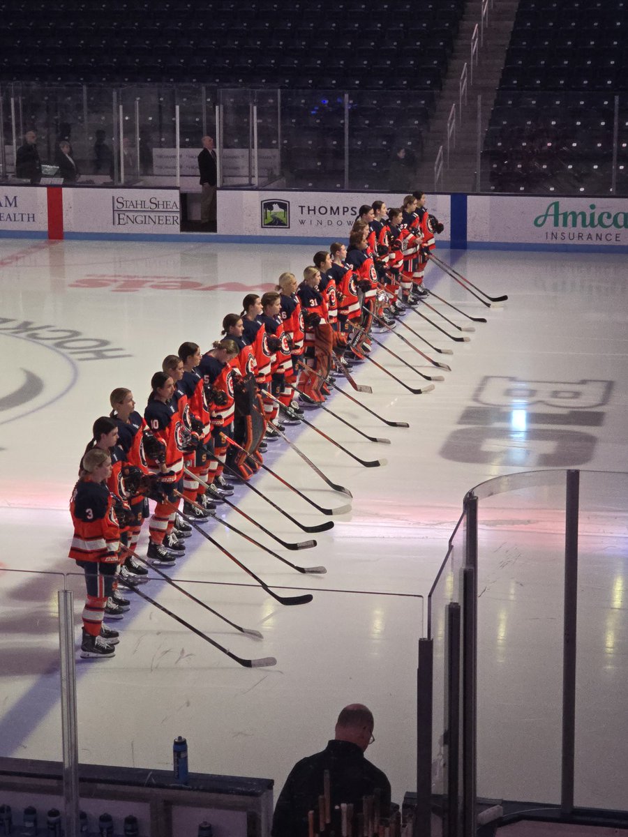 patrick_s44's tweet photo. This weekend resulted in the end SU women's hockey season 😢 But they fought a hard game and left everything out there.  and then on Sunday it was the end of regular season for SU women's basketball https://t.co/udsfTZu32N