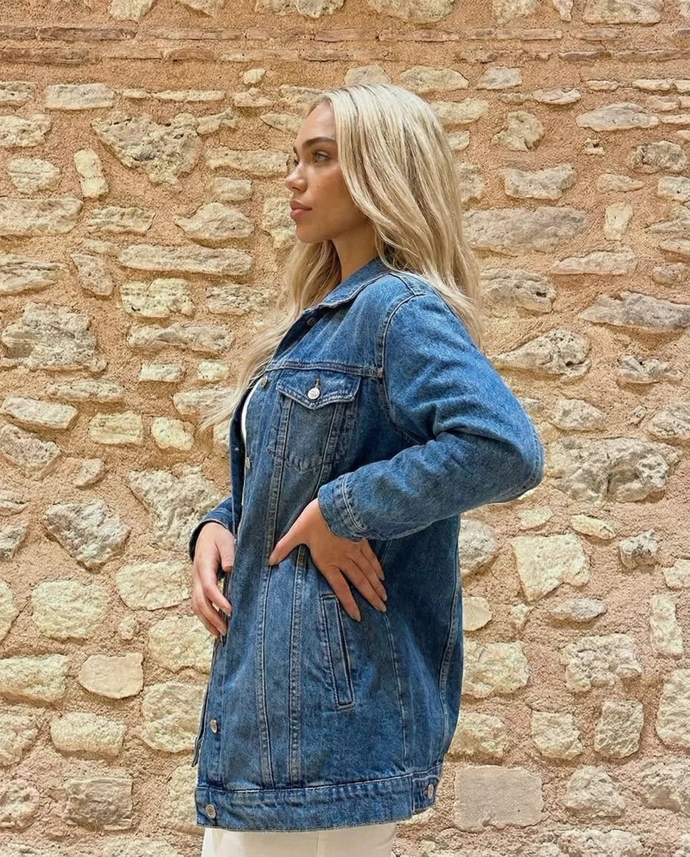 Quick market check.

BTC is steady, but the real signal I’m watching is liquidity, not headlines:

BTC dominance trend
Stablecoin inflows (risk-on or risk-off)
Onchain activity on Base (users, fees, app launches)

Want a simple weekly watchlist template? Reply “watchlist”. NFA.