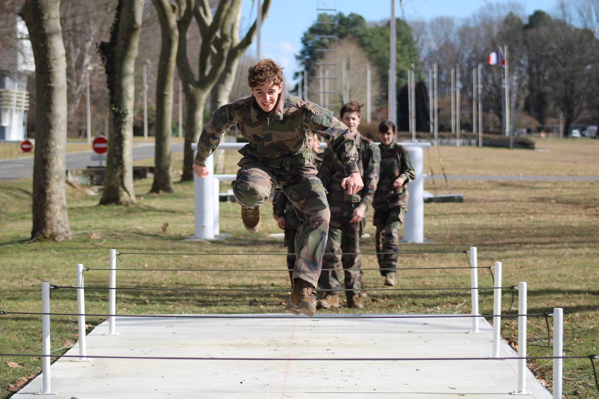 École des troupes aéroportées tweet media