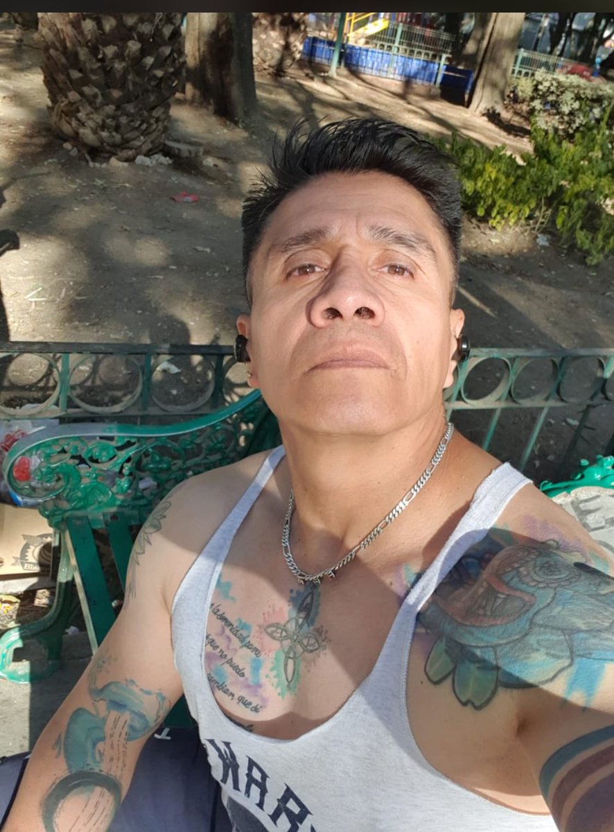 LuisGar6996's tweet photo. Rico hetero maduro engañado, le mete duro al Gimnasio y hasta nos enseñó su culito 😋🔥🍑💦🍆😍
RT para más contenido. 💦 https://t.co/F36vX4O0rf