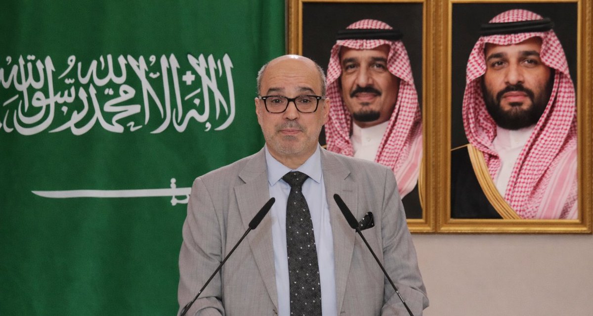 anwarmalek's tweet photo. #المملكة_العربية_السعودية دولة عظيمة حماها الله سبحانه بفضله وحباها بقيادة راشدة وشعب أصيل ولها محبّون في كل العالم على استعداد كامل وشامل للدفاع بالنفس والنفيس عن بلاد يحبونها فعليها كعبة صلاتهم ومسجد نبيهم وآثار ومآثر صحابته الكرام وفيها كل الخير للدول والشعوب العربية والإسلامية منذ نشأتها ومرورا بمحطاتها المختلفة..
لا خوف أبدا على استقرارها الدائم وأمنها المستمر مهما كانت المصاعب من حولها والمتاعب التي قد تواجهها فهي تخرج دائما منتصرة بفضله عزوجل ثم بقادة لهم من الحكمة والحنكة ما تهون أمامهم كل التحديات مهما كان لونها ونوعها..

#انور_مالك