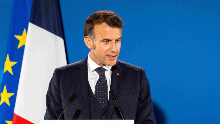 Macron vient de tenir un discours, devant des SM lanceurs d'engins nucléaires, d'une puissance correspondante à la puissance et le rôle de la France au sein de l'Europe.
Bravo à lui, et dîtes vous bien, qu'actuellement, personne,  absolument personne, à commencer par le titokmen