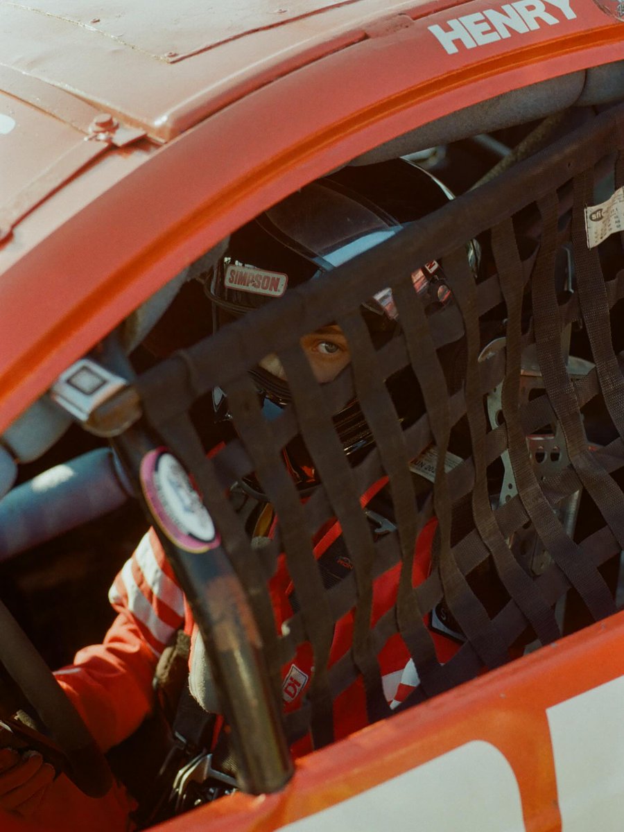 Composition tweet media