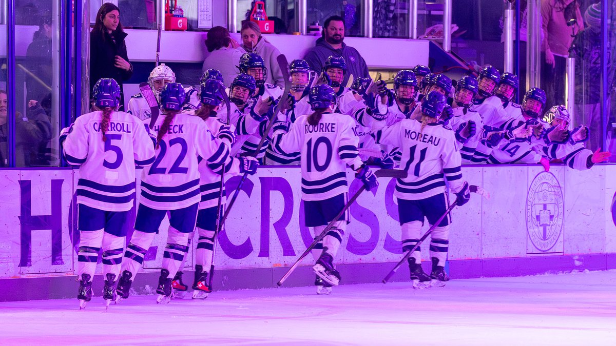 Holy Cross Women's Hockey tweet media
