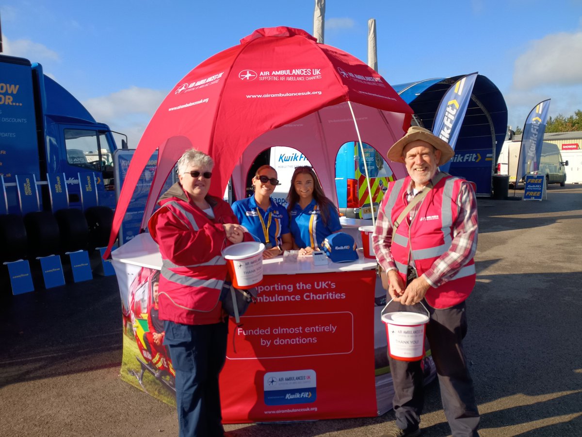 AirAmbulancesUK's tweet photo. 💙 Volunteers have always been at the heart of air ambulance charities—and they remain essential to the sector today.

Find out more about volunteering with your local air ambulance:
🔗 https://t.co/aLYoaGkzGx https://t.co/Ksn3o0yNUL