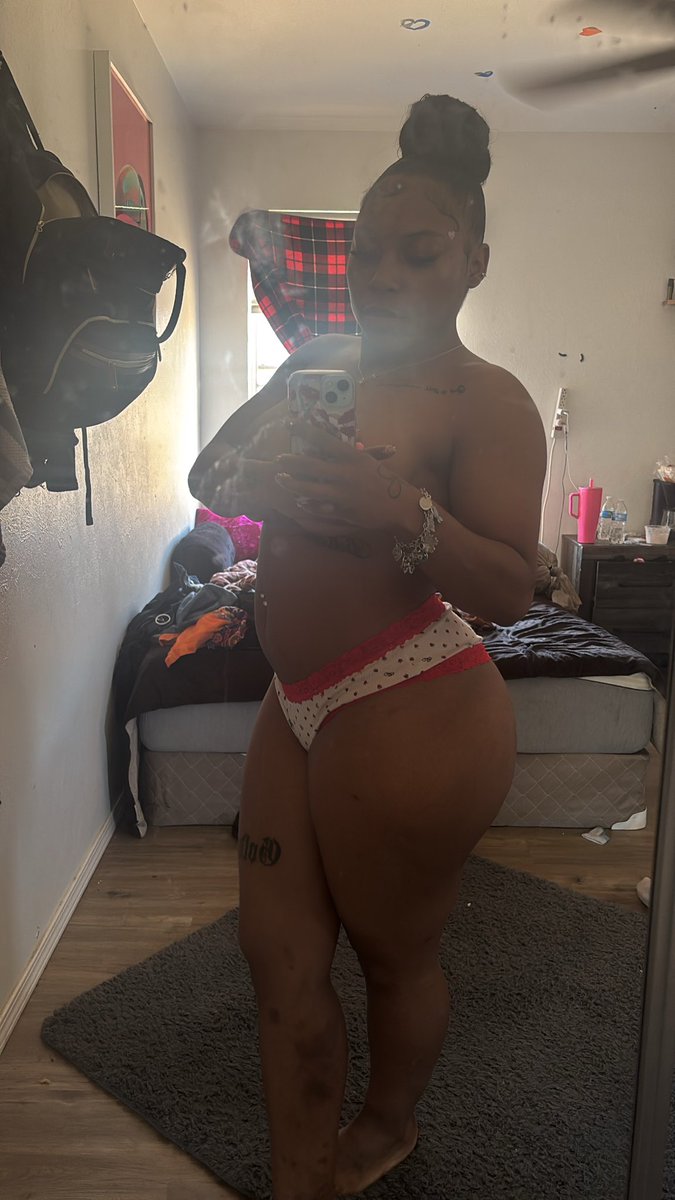Queeniyah01's tweet photo. ♥️ https://t.co/4JoYbGcsZU