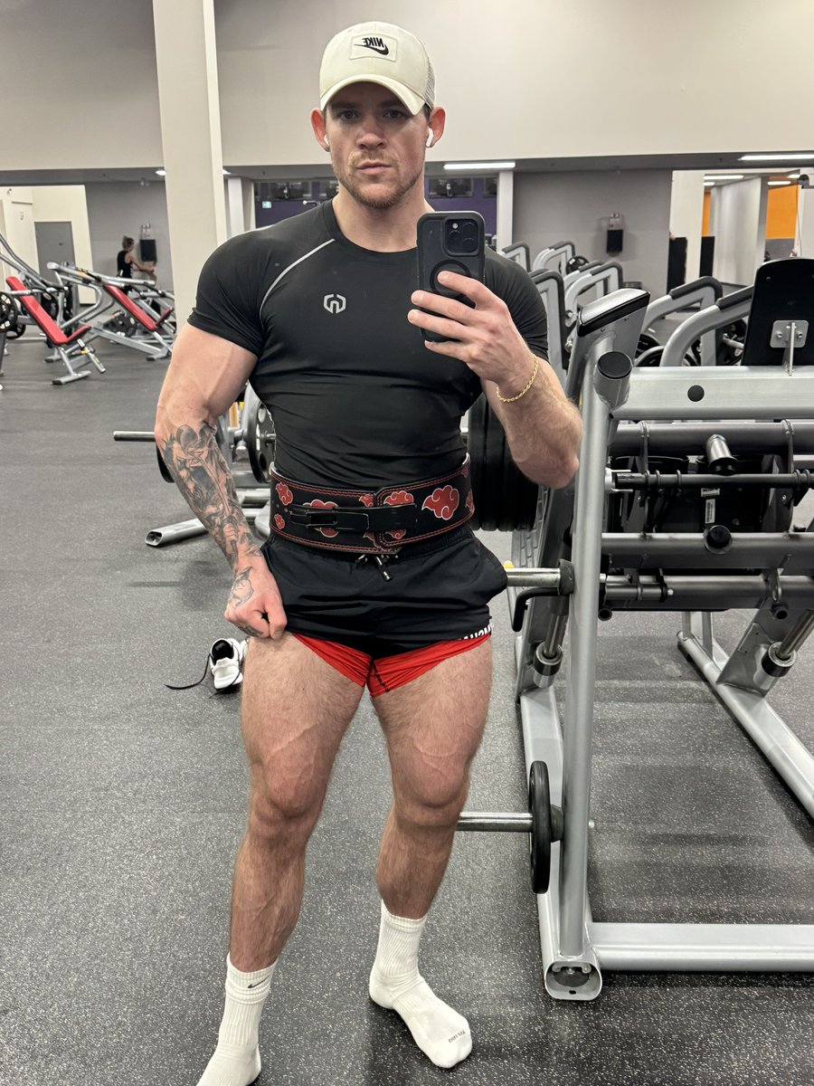 I look good in tight compression