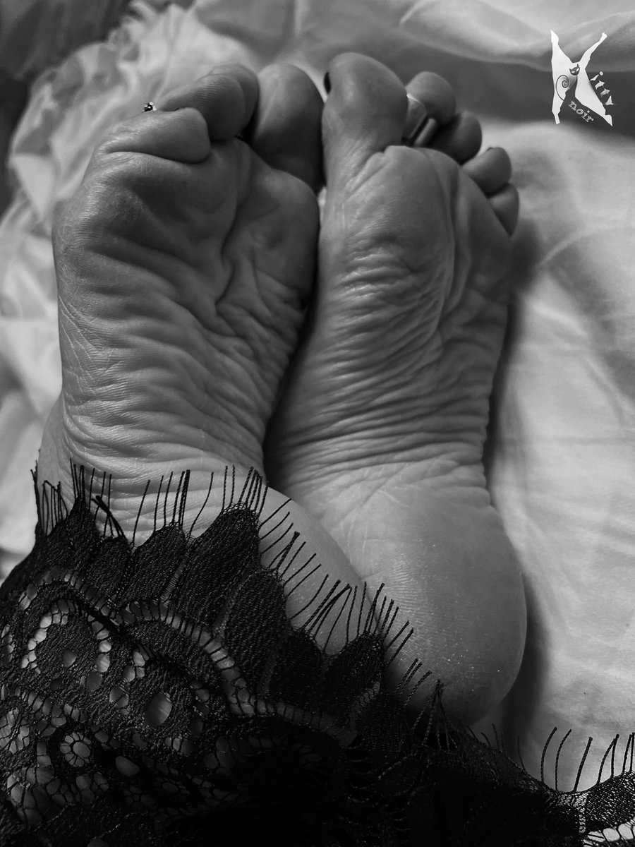 Monochrome Monday!
Let’s see your sultry BnW photos 
Make them drool

No Links
No Hashtags 
No Nudes

Please Like, Comment and Share for Maximum exposure.