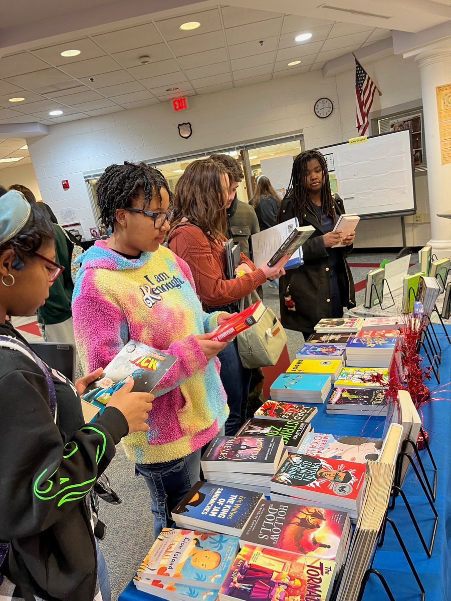 TDHS ReadsEverywhere tweet media