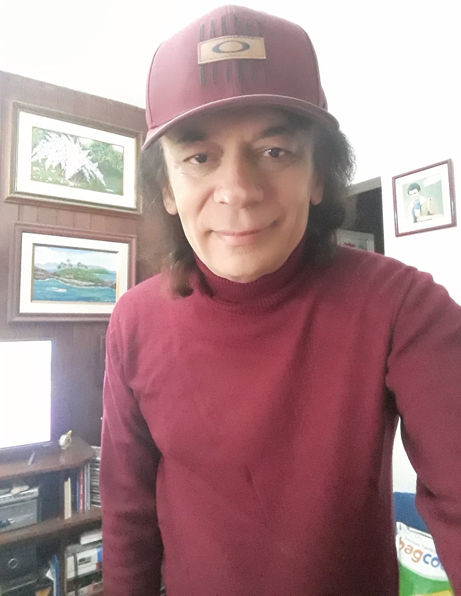 Não tinha comentado sobre a tragédia nas cidades de Minas. São cidades que fazem parte da minha vida e que tenho um amor e gratidão profundas. Juiz de Fora de tantas vezes e tantos shows em cidades vizinhas (o Show do Carlos Magalhães já foi feito lá na TV Industrial, atual Rede