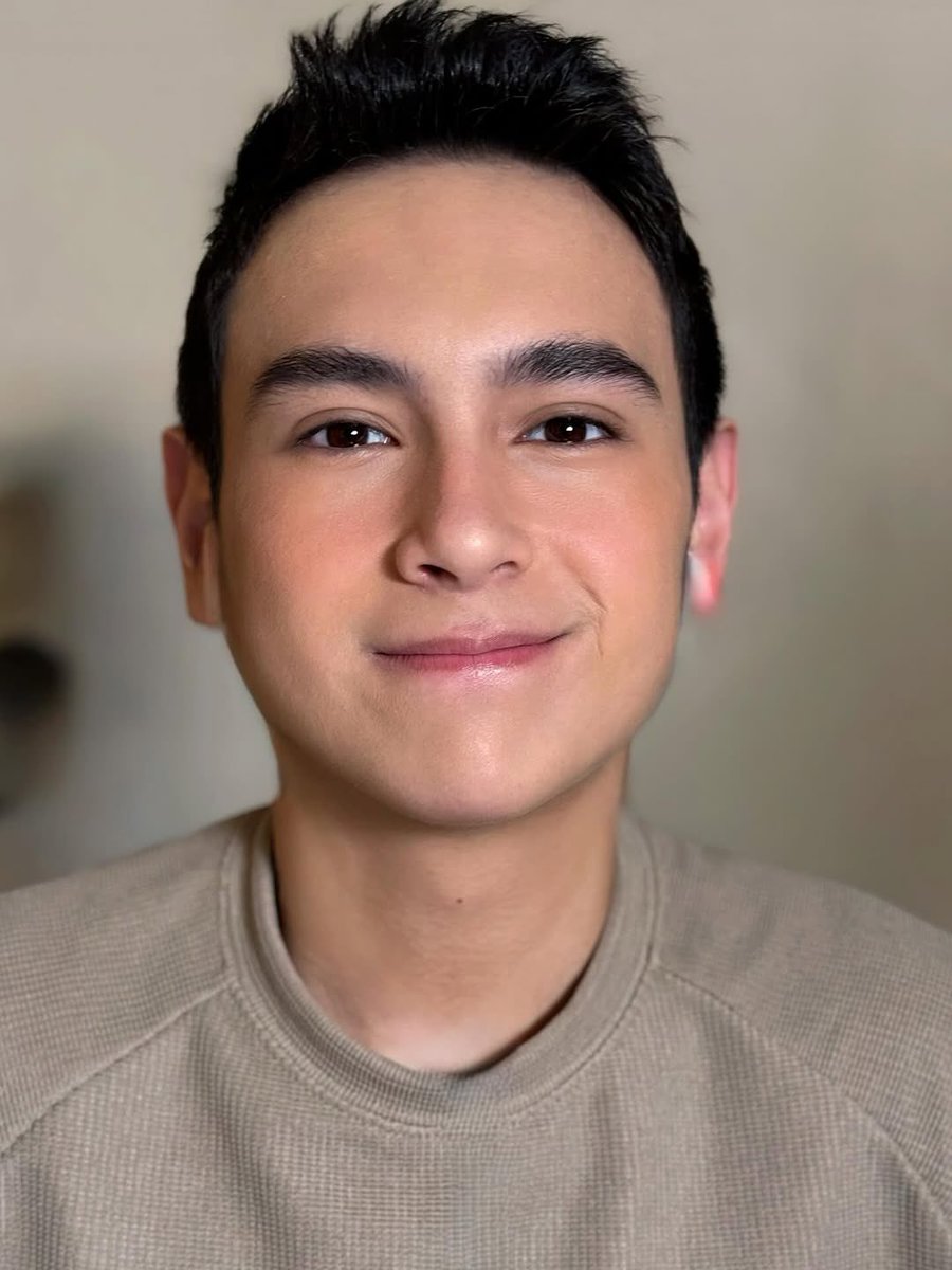 scottivan05's tweet photo. POGI NI MOYMOY😍💙

@HeathWaversOFC @TeamHeathOfc  @CapEathOfc @CapHeathNation 

Photo credits to IG post of : aimeegrey

#Heath #HeathJornales https://t.co/yeVvrfPSIP