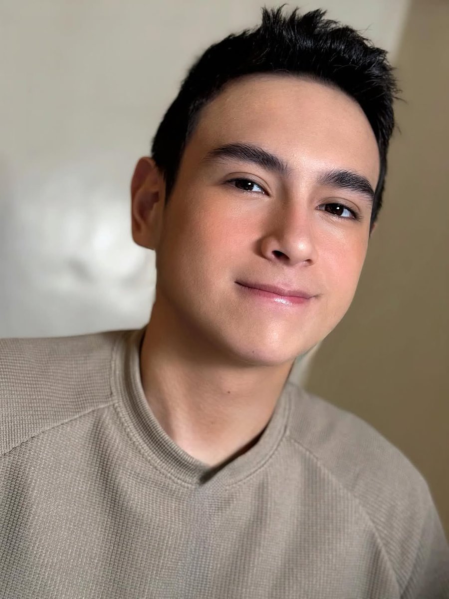 scottivan05's tweet photo. POGI NI MOYMOY😍💙

@HeathWaversOFC @TeamHeathOfc  @CapEathOfc @CapHeathNation 

Photo credits to IG post of : aimeegrey

#Heath #HeathJornales https://t.co/yeVvrfPSIP