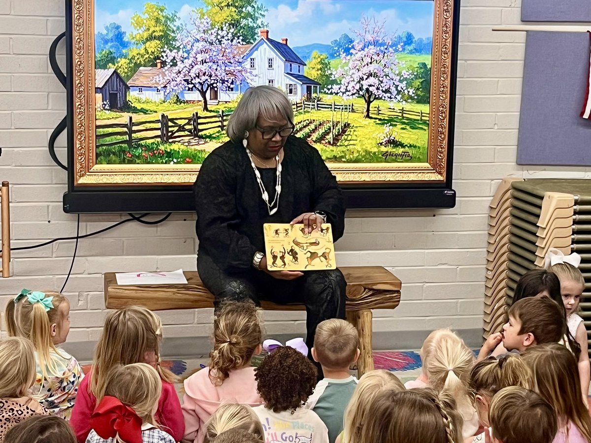 A great way to kick off Read Across Louisiana!

Regent Judy Williams-Brown read to the students at the Louisiana Tech University Early Childhood Education Center.

Thank you to <a href="/LATech/">Louisiana Tech University</a> for inviting us!

#TalentLivesHere