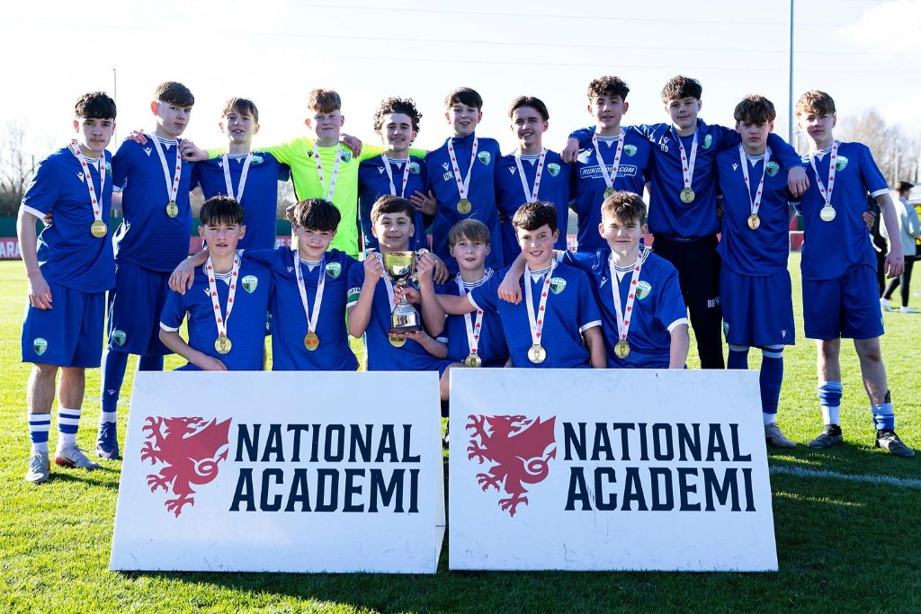 Shaddymach's tweet photo. TNS u14 national champions what an achievement for the boys. And to my boy Ryan da iawn 🏆🏆🏆🏆👌🏴󠁧󠁢󠁷󠁬󠁳󠁿⚽️ https://t.co/mlzM6Lg7Hq