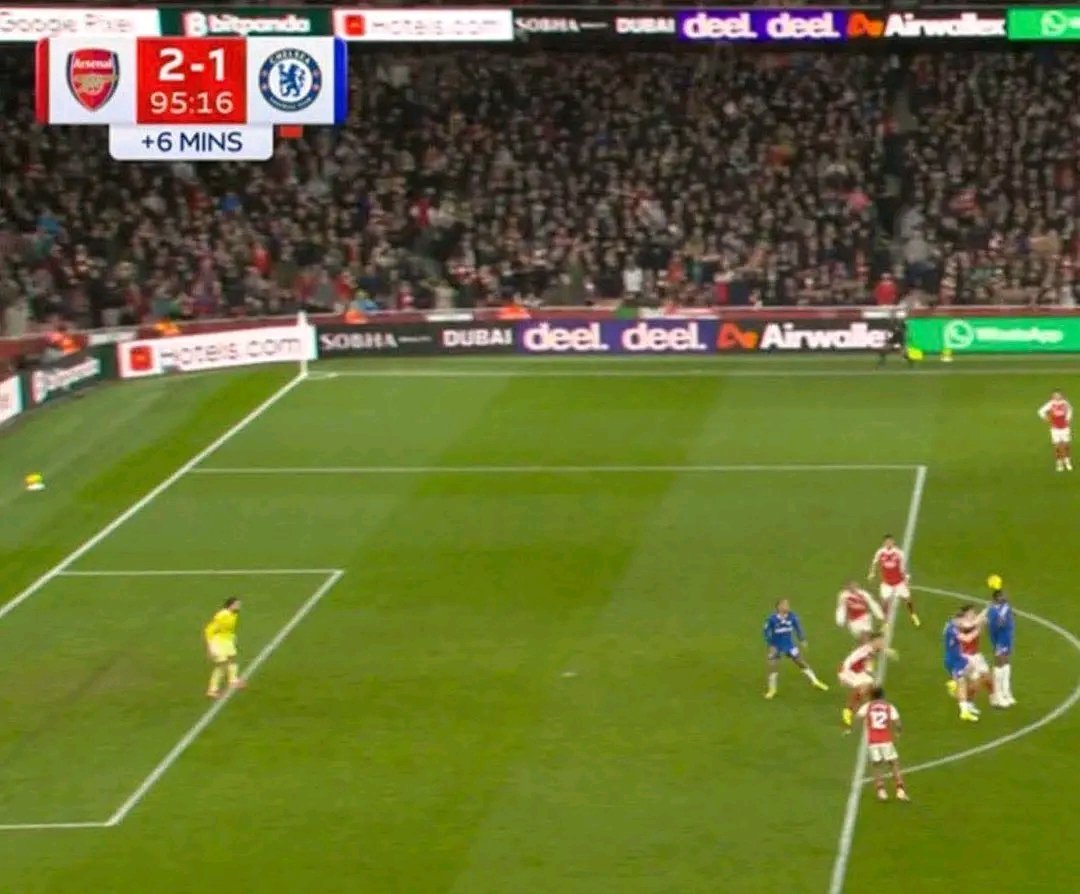 “I’m not sure he’s offside,” says <a href="/GNev2/">Gary Neville</a>, as Joao Pedro visibly stands two yards offside. <a href="/TrollFootball/">Troll Football</a>

🤣🤣🤣