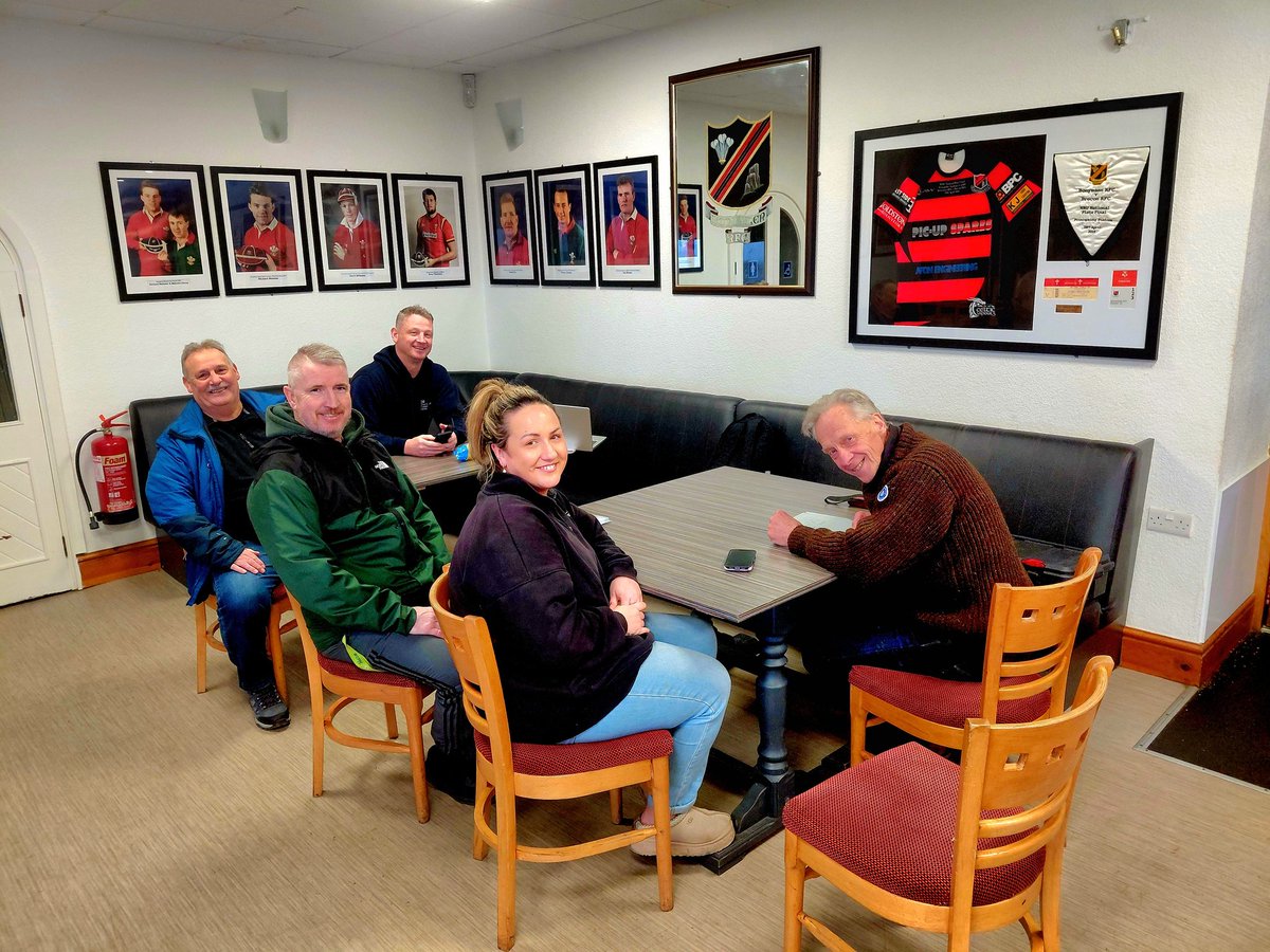 Faye Davies tweet media