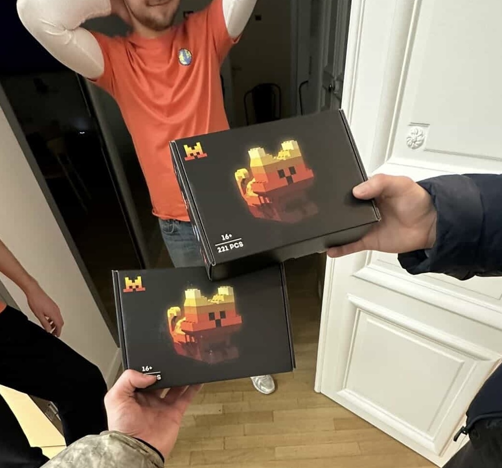 tr_mz_'s tweet photo. Top 8 finalists at the Worldwide Hackathon 2026, in Paris, with our AR vibe coding app! 🚀 

@Min0laa x @tr_mz_ 

https://t.co/G4Yw32Fho7

#MistralAI #MistralHackathon https://t.co/XhIeKXdXKY