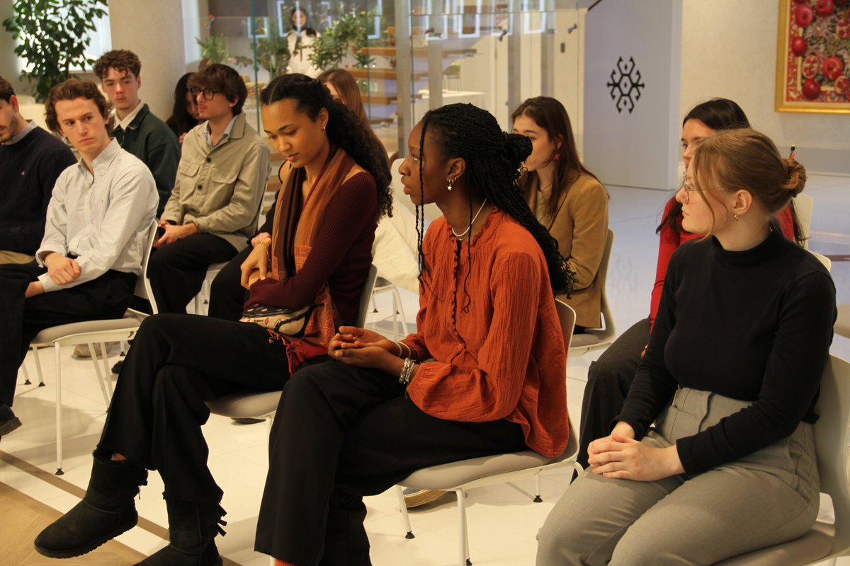 AzEmbBrussels tweet media