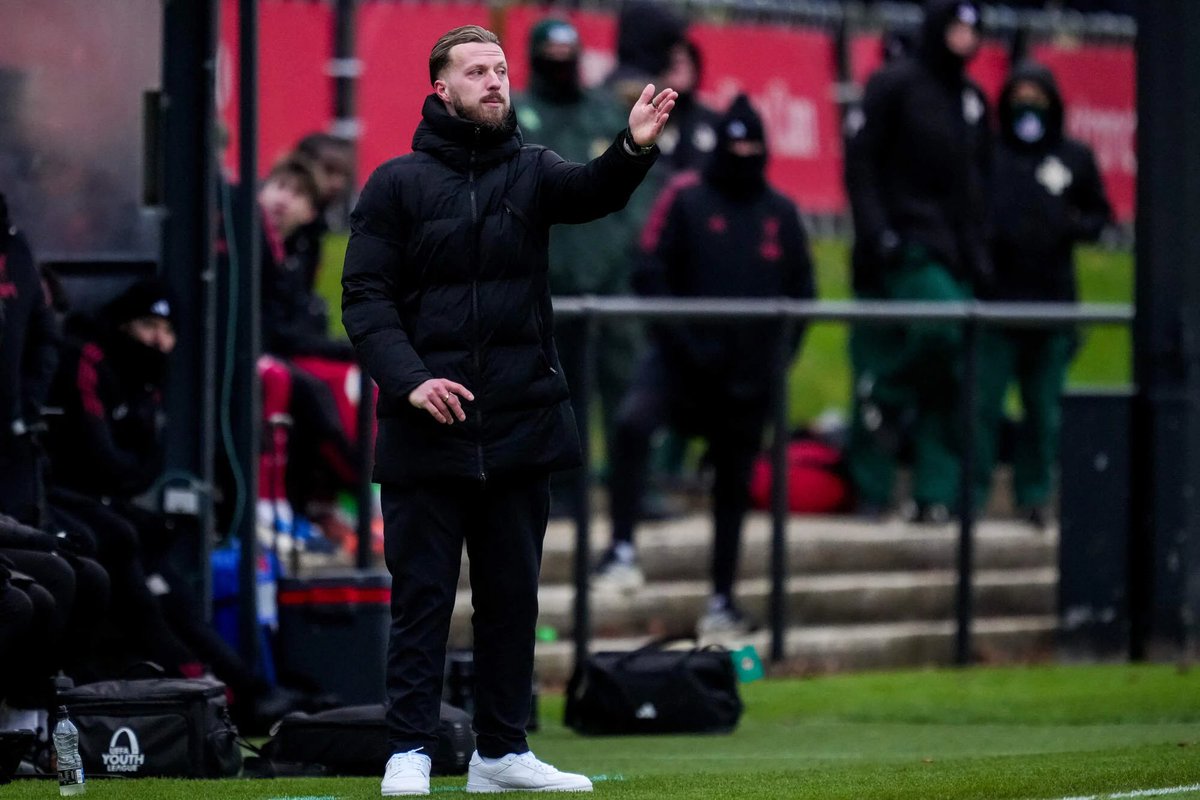 oranjefussball's tweet photo. #HeraclesAlmelo wurde die sofortige Verpflichtung von Vincent #Heilmann 🇩🇪🇳🇱 (PSV U19) als Cheftrainer untersagt - das berichtet @telegraaf. KNVB hat die Sondergenehmigung nicht erteilt. Der 29-jährige wird sein höchstes Trainerdiplom voraussichtlich erst im April erhalten. https://t.co/zJk9r2UQdm