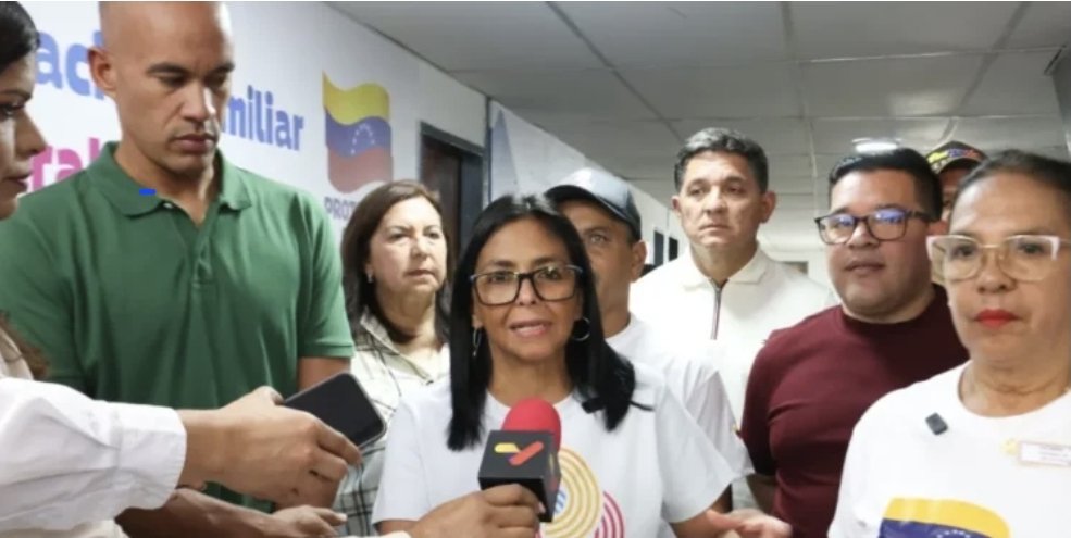 vdanielm10's tweet photo. #Noticias|
Presidenta (E) Delcy Rodríguez: Consulta Popular profundiza la democracia directa en Venezuela. https://t.co/h0SrZPn3Mv