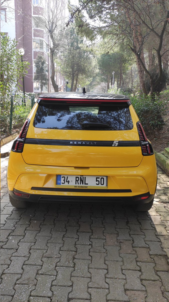 alkanhkn's tweet photo. Test Merkezi ☑️
Efsane Renault 5 elektrikli olarak geri döndü‼️

400 km menzil, ikonik tasarım; Renault 5 E-Tech⚡

📌150 HP güç 
📌245 Nm tork 
📌Batarya Kapasitesi (kWh)52
📌Bagaj Hacmi 326 litre 
📌0-100 Km Hızlanma: 7.5 saniye

https://t.co/4AhJdQCiis☑️
@RenaultTurkey https://t.co/M3DErb4FpW