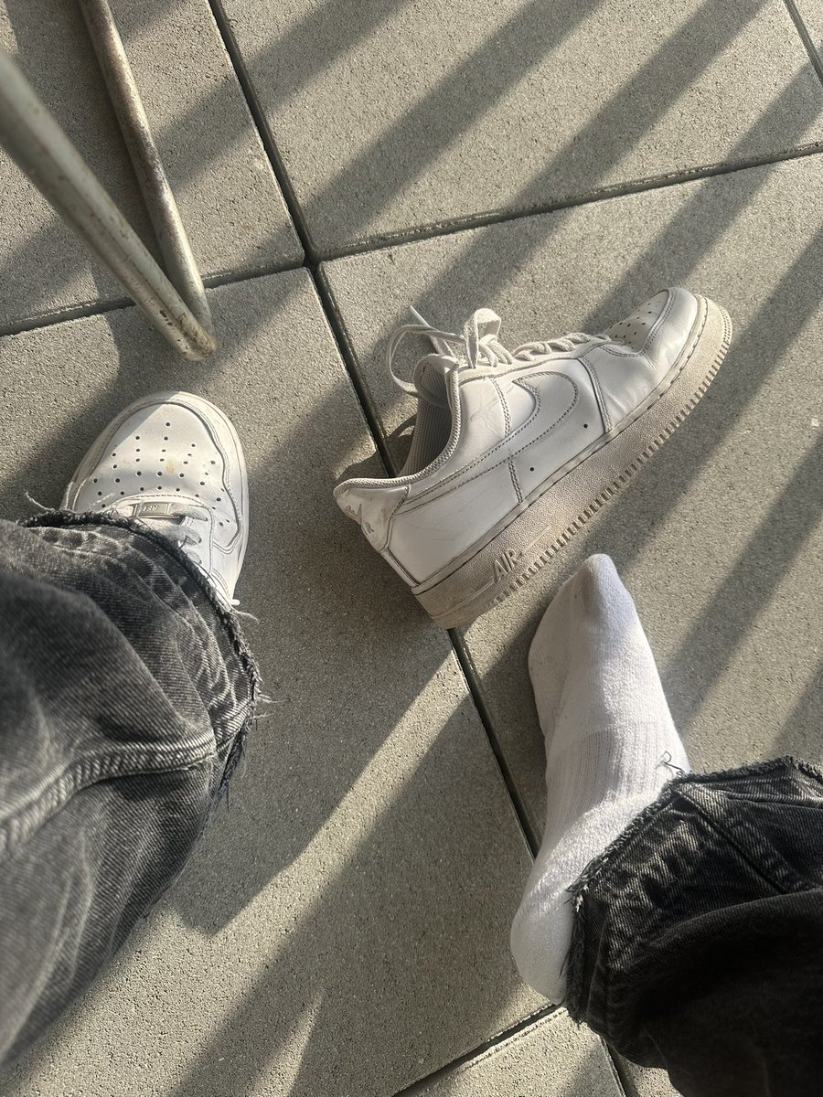 masterHamza18's tweet photo. Sniff du Köter und danach abdrücken!

#geldsklave #zahlschwein #cashmaster #kontofick #zahlsau #zahlsklave #findom #paypig #geldherr #Alpha #feetdom #füße #rtgames #Master #Deutsch
#getragenesocken https://t.co/o8bU2nFnEY