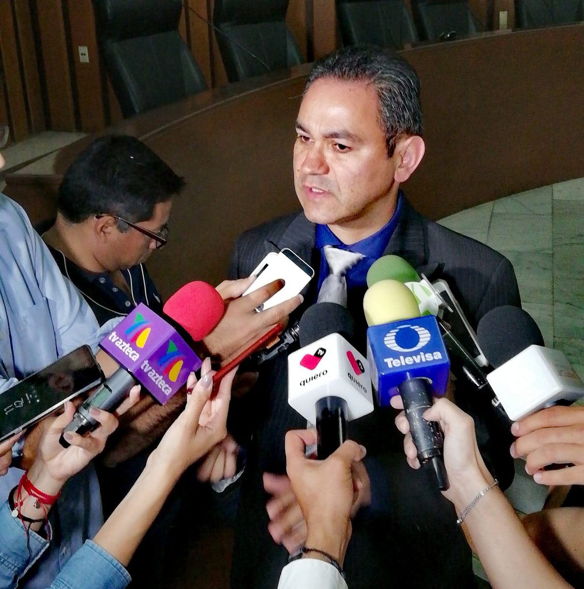 VictorSanoro's tweet image. Ante el #cuarto poder siempre hablar de frente y veraz.
Las mentiras o ser comparsa nunca serán mi estilo para hacer política.