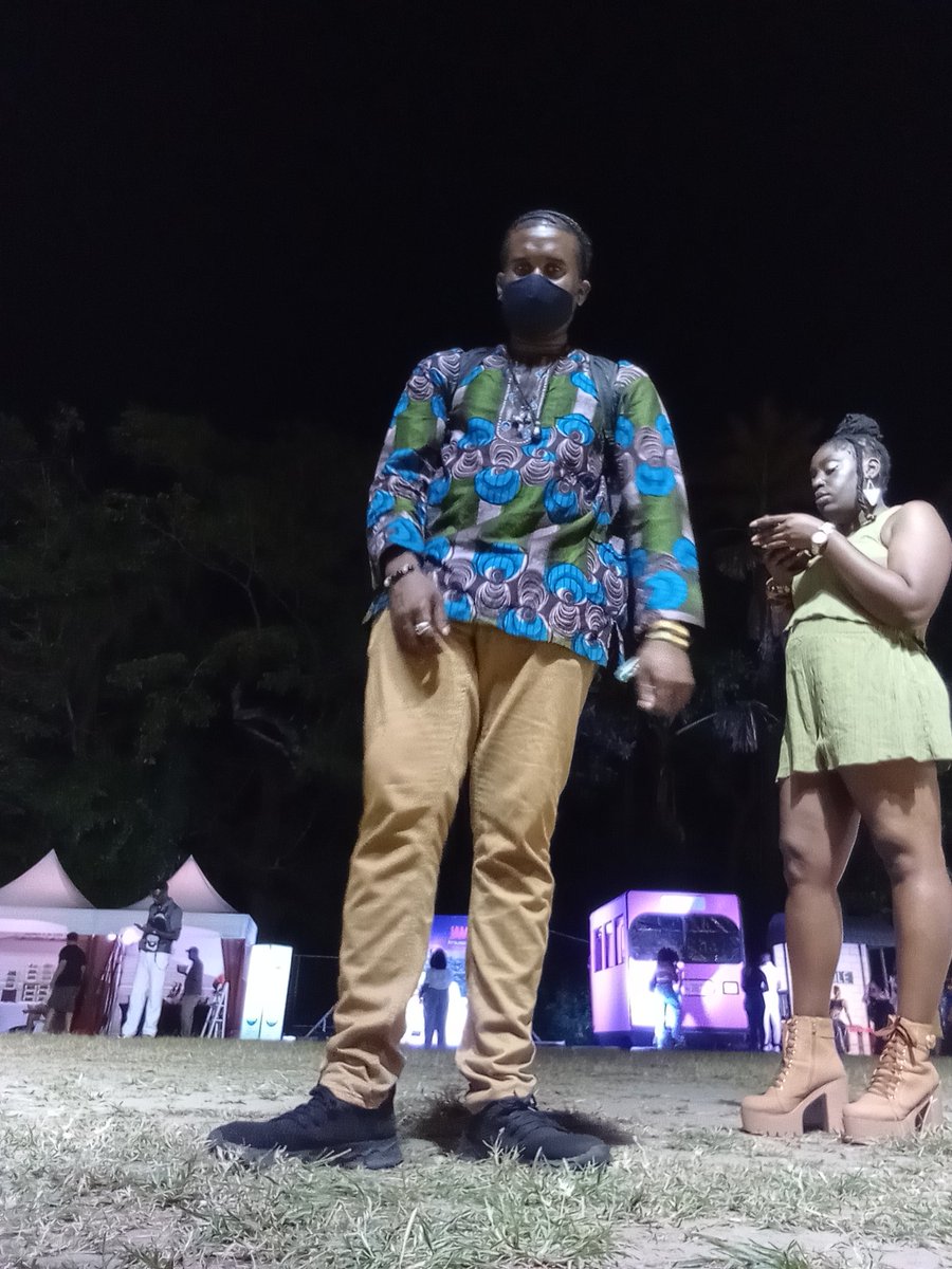 AIZAWASENSI's tweet photo. Day 2 of 2 @LostInTimeFest: Late Settings. 

Never knew Rasta flag came in that size.

Chronixx intro was legendary.

The person who made the sound glitch out want two firebomb.

1 @ChronixxMusic Legend even with everything it was 10/10 perform.

#exhile #tenamentyaad #chronology https://t.co/DDpDPWA9Uu