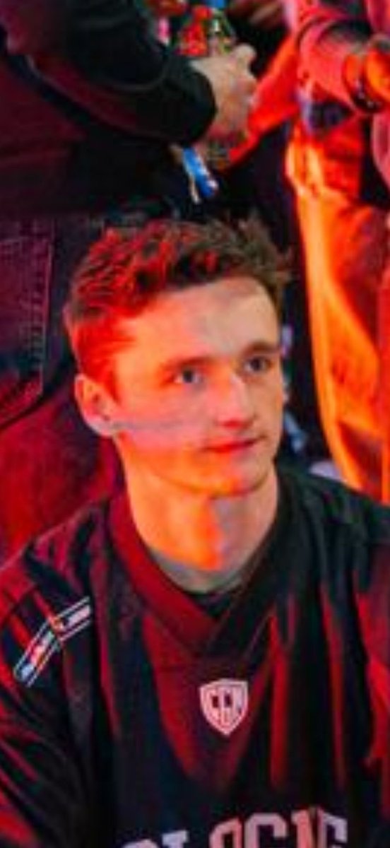 CGN LeeoV tweet media