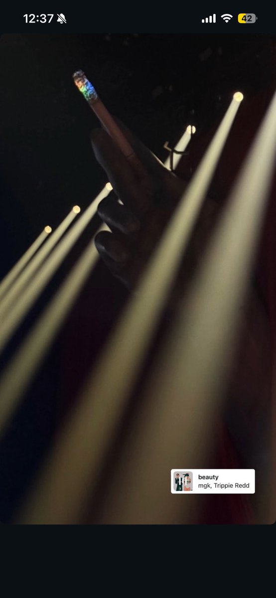 mgkbroficial's tweet image. 🤳 || Machine Gun Kelly via Instagram Stories. 

Será que vem beauty na setlist hoje na Alemanha? 🇩🇪 

#XX #EST4life