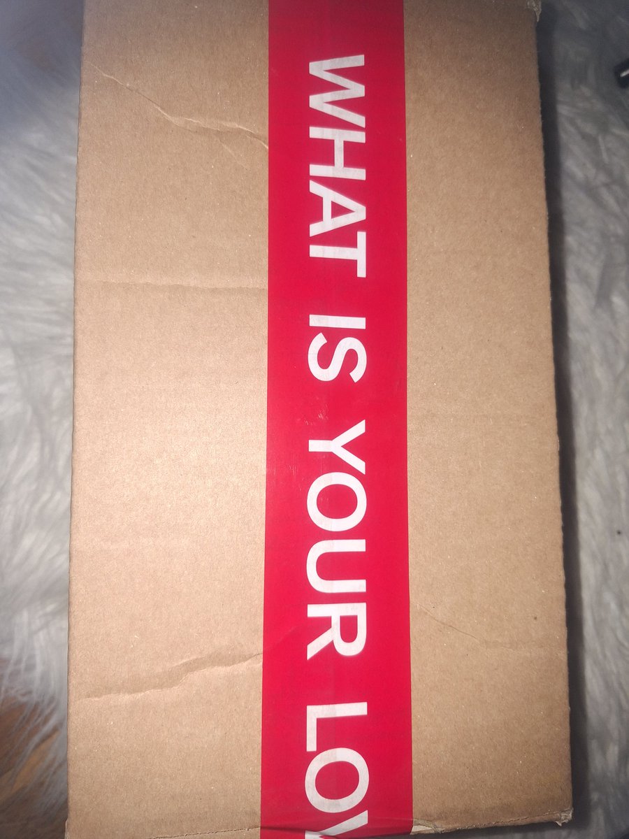 EuridiceVarna's tweet photo. My #armybomb arrived today! My very first #btslightstick! Imma cry idk!!! It's so beautiful!!! #BTS https://t.co/8FqVrbcfkh