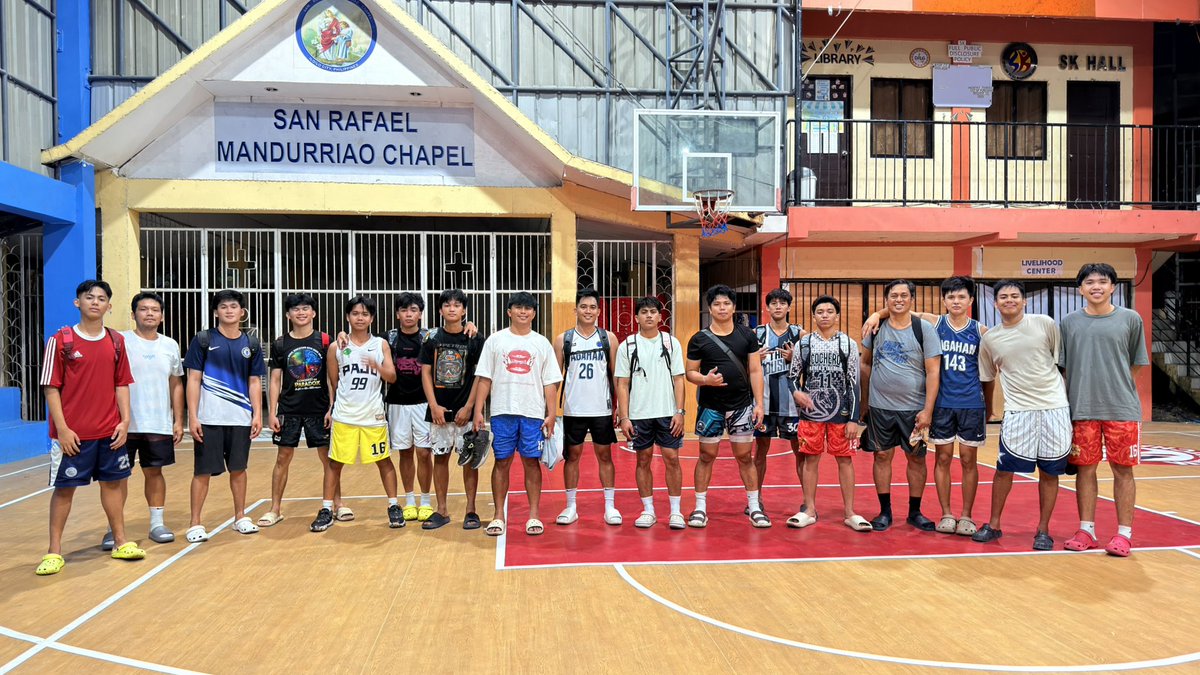 JuneValentong's tweet photo. Team Brotherhood 🏀🏀🏀 https://t.co/bUi9N0XX7Q