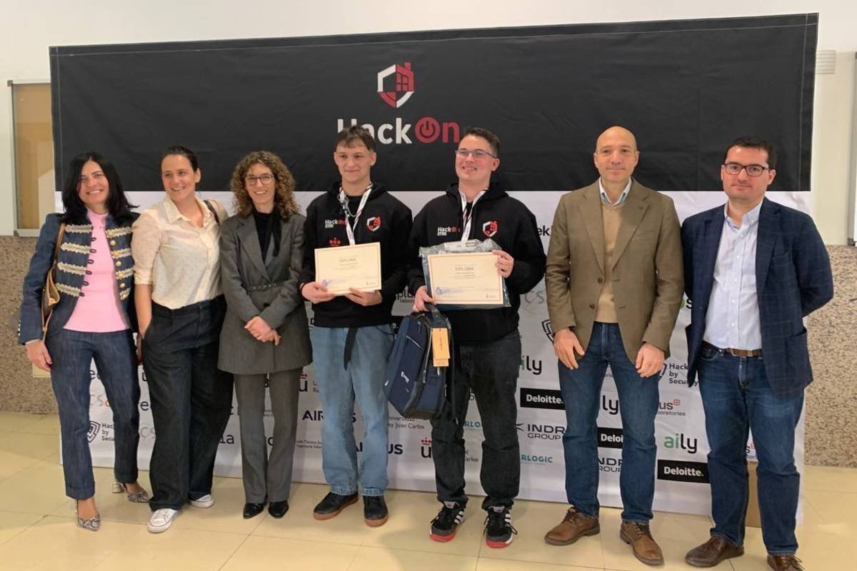 urjc's tweet photo. 👉 Finaliza una nueva edición de la Liga de Ciberseguridad URJC

🙌 El primer clasificado es el estudiante Jaime Bonafé Macedo y, el segundo, el alumno Pablo Picurelli Ortiz

ℹ️ Noticia: https://t.co/iULKAew8A6

#URJC #ciberseguridad #YoSoyURJC https://t.co/MruFafuq5K