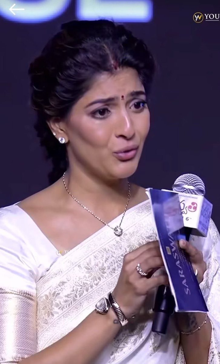 ரொம்ப வருசம் முன்ன ஒரு பேட்டில வரலட்சுமி "ராதிகா எப்டி எனக்கு அம்மா ஆவாங்க..அவங்க எனக்கு ஆன்ட்டி தான்"னு சொன்னாங்க...

ஆனா இன்னைக்கு ராதிகா என் 3rd parent'னு ஒரு பெரிய ஸ்டேஜ்ல எல்லார் முன்னாடியும் பெருமையா கண்கலங்கி சொல்லிருக்காங்க....🥰