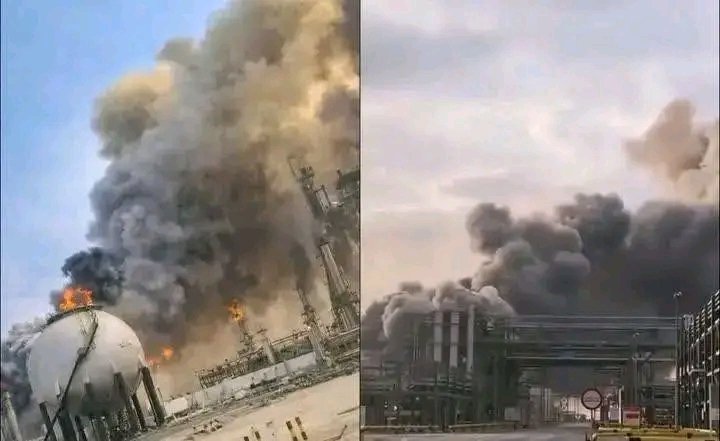 الصاروخ الإيراني يضرب مصفاة أرامكو نتاع  
البترول ف السعودية

#Iran  
#السعودية #