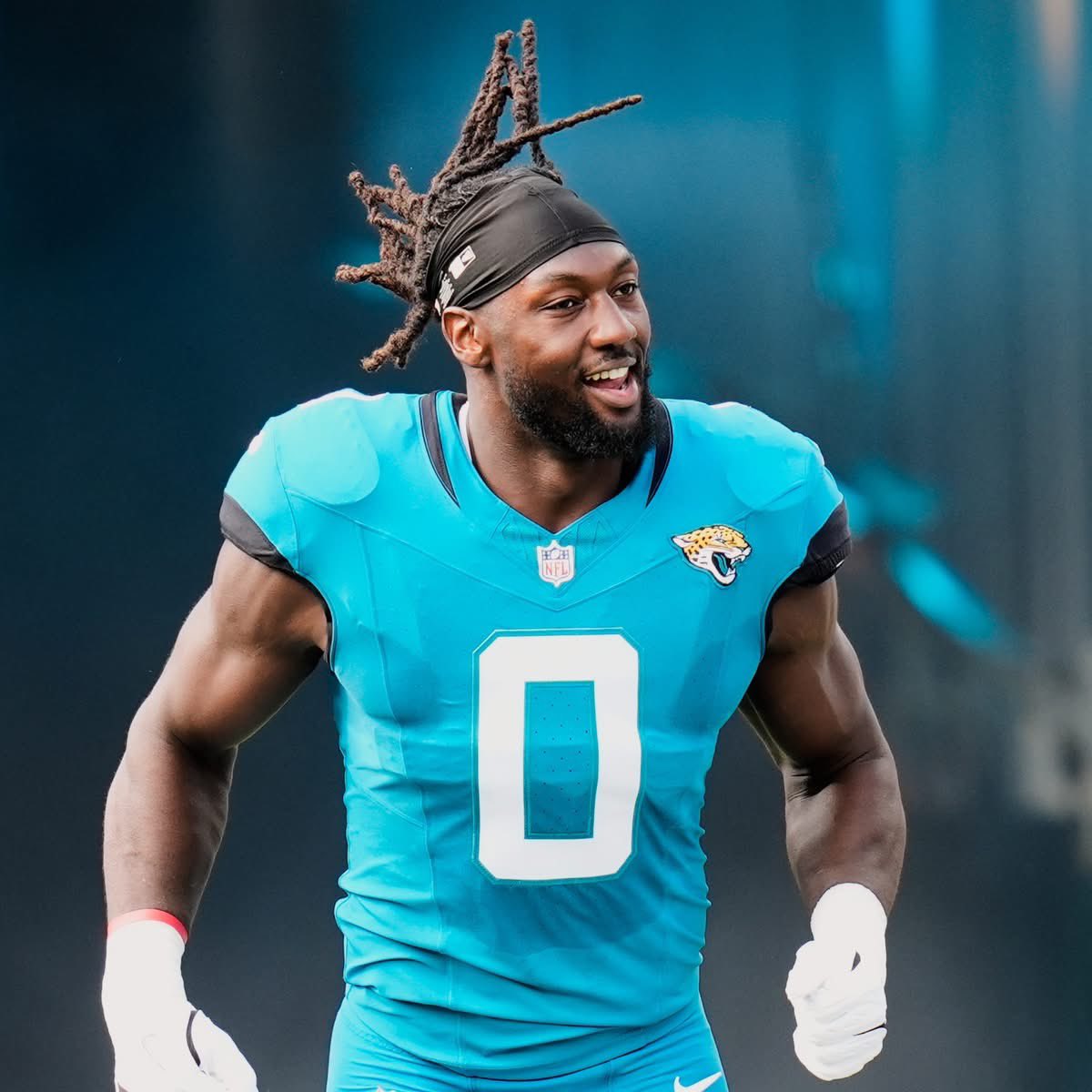 MarkDsCorner's tweet photo. The #DallasCowboys are predicted to sign Jaguars All-Pro linebacker Devin Lloyd when free agency opens, by ESPN's Aaron Schatz.

Lloyd was a second team All-Pro in 2025, after tallying five interceptions to go along with his 81 tackles and 6 tackles for loss.

(AP Photo/John Raoux)