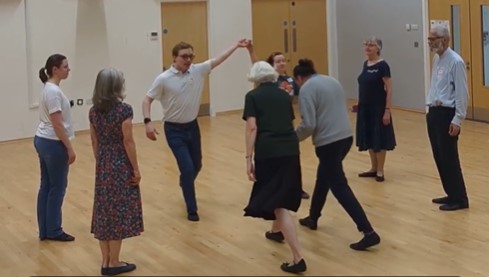 LondonRSCDS's tweet photo. @LondonRSCDS  welcomes Christine Jeffery, visiting from Oxford, as our March Technique class teacher. Intermediate &amp; more advanced dancers are invited to join us tomorow Tues 3 Mar (7-9pm @ Maria Fidelis Sch NW11LY) #DanceScottish, #RSCDS https://t.co/BuXuqSFUrA https://t.co/ZQHvvdR9LT