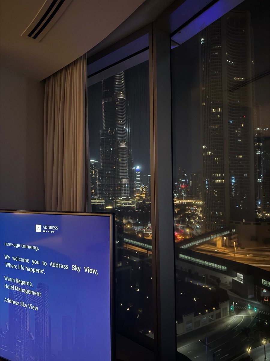 𝗇𝑖𝗇𝑎 tweet media