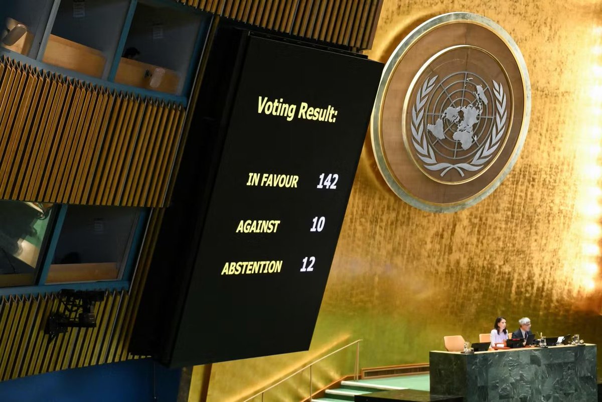 Crakajuana's tweet photo. @BhhVgg @paragonGRAY @krakenjoints @JaimeeUSA This is how many countries voted on having a two state solution in a UN general assembly https://t.co/aKbJJkfDOk