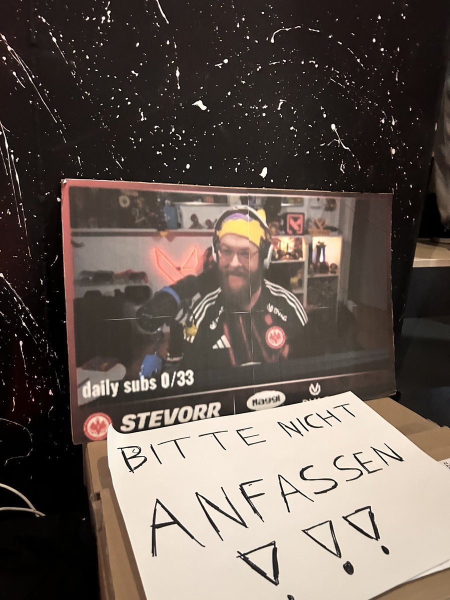 ʳᶻⁿ ɐu︎ı̣lǝs︎ ༒ tweet media