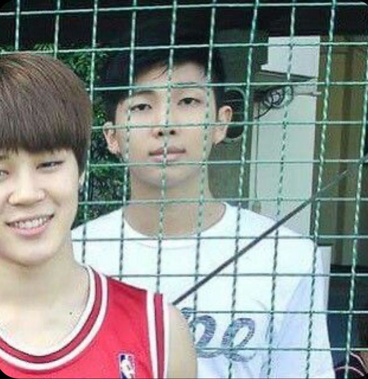 polar_nighttt's tweet photo. Not letting joon out until we get something about arirang https://t.co/4NDTqw4TBw