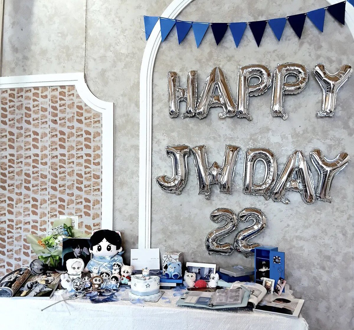 JungwonVN's tweet photo. 𝐀𝐍𝐆𝐄𝐋𝐔𝐒 - #JUNGWON’s 22nd Birthday Project

Jungwon’s birthday event in Hanoi (Vietnam) was a success with 100+ attendees, and all slots were filled within 2 mins of opening registration. Thanks V-ENGENEs for making this project memorable 💙

#정원 #엔하이픈_정원 #ENHYPEN https://t.co/LJfKHWxK4b