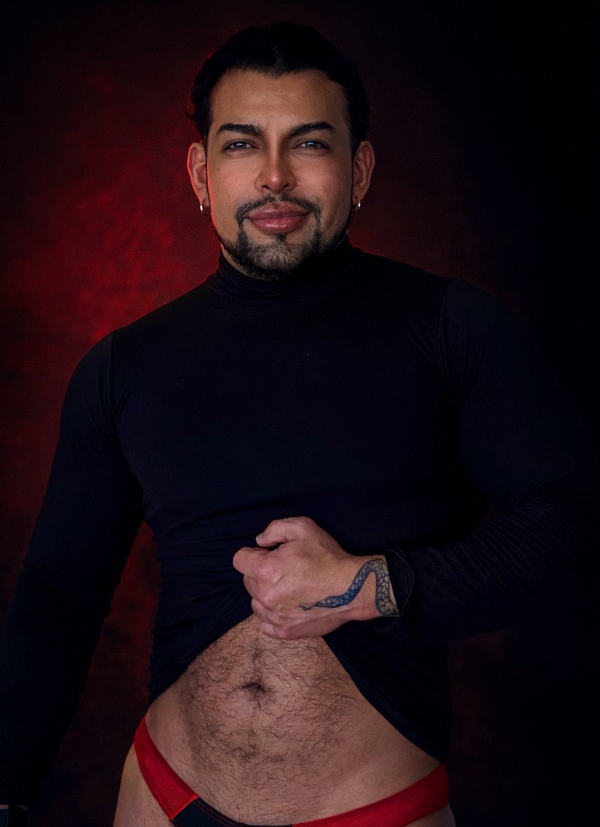 MigueCastro9's tweet photo. Se puede encontrar más placer en un beso que en el sexo 👌🏾 https://t.co/wAsDUx2PzH