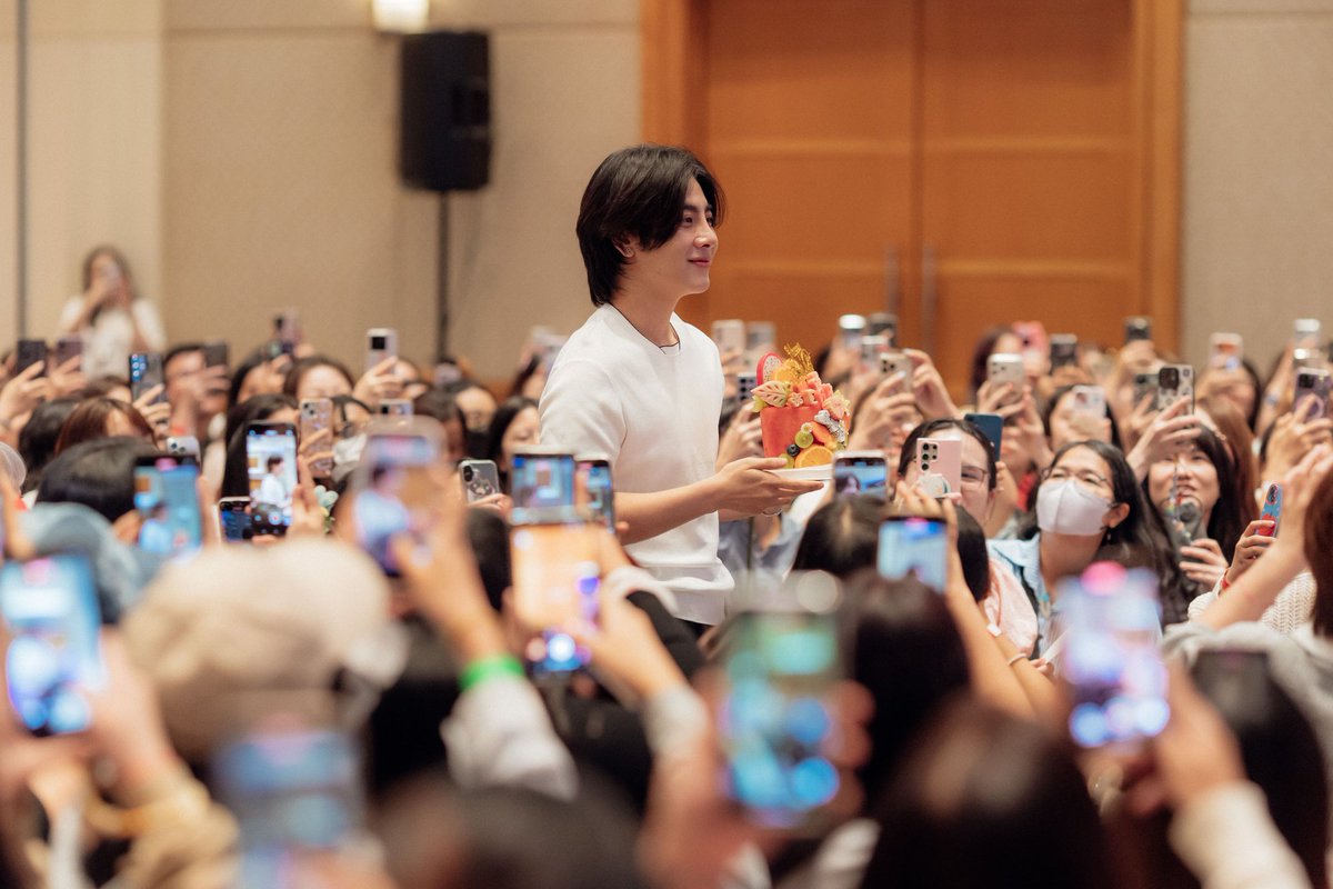 EarthOfficialFC's tweet photo. อีกหนึ่งคนสำคัญที่อยากขอบคุณมาตลอด ขอบคุณเสมอคือ "มิกซ์" @wixxiws ขอบคุณมิกซ์ ที่เป็นมากกว่า Partner ที่ดีมาก ๆ สำหรับพี่เอิร์ทมาโดยตลอด ข��บคุณที่อยู่ทุก ๆ ช่วงเวลาของพี่เอิร์ท และไม่เคยปล่อยมือพี่เอิร์ทเลย ขอบคุณทุกคำอวยพรที่มิกซ์มอบให้พี่เอิร์ททุก ๆ คำ มันไม่ได้เป็นแค่ข้อความที่มิกซ์แค่พิมพ์ แต่มิกซ์ทำให้เห็นเสมอ 🥺❤️

สิ่งหนึ่งที่พวกเราอยากบอกคือขอให้ความรักของพวกเราทุกคนโอบกอดทั้งสองคนไว้ในทุก ๆ ช่วงเวลานะครับ รักแกสองคนมาก ๆ เลยนะ🤎❤️

#EarthTheaterOfLove
@Earth_Pirapat #EarthPirapat 
#ExploreOurTheEarth2026