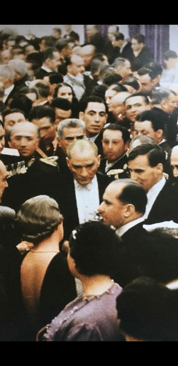 saintjusst's tweet photo. Yeminle biz bu adamı yeterince övmüyoruz
Paşamızın değerini bilmeyenin koyun götüne gitsin https://t.co/dx3uPraTar