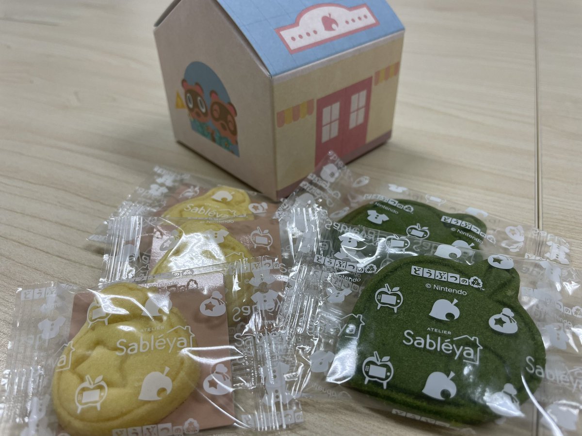 hoti_d1's tweet photo. いただき物の たぬきハウス がかわいかった件
豚汁最高！ https://t.co/zh9x5UU7qj