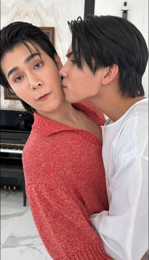 Vier be like:
In Series: "I won' t love you"
In Real: "I won't leave you"

TOGETHER FOREVER LIKE YESTERDAY 
#YesterdayEP5