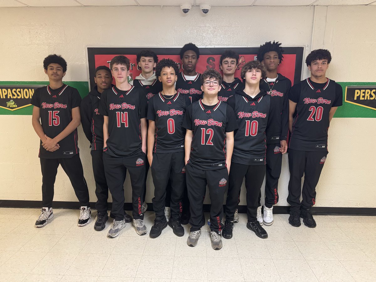 Coach_Campbell2's tweet photo. Starting a new journey! Bigger than basketball! Read Across America Event at JT Barber was a success 🐻🏀⚫️🔴 https://t.co/09vy8rQeZ7