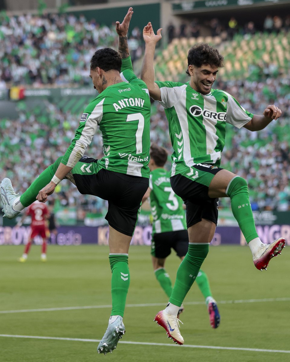 Antony 🙏 Ezzalzouli 

#UEL | <a href="/RealBetis/">Real Betis Balompié 🌴💚</a>